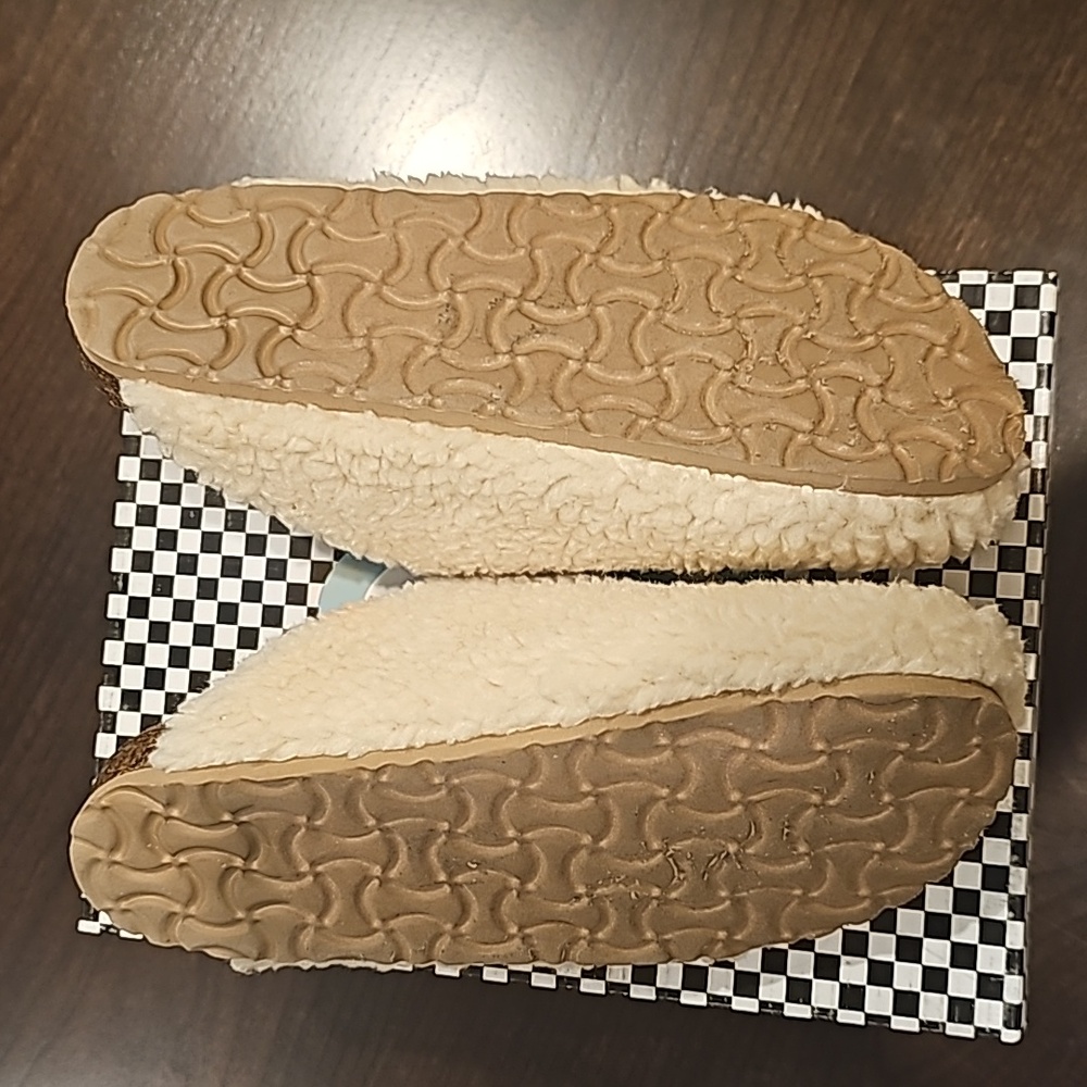 Soda Beige Faux Fur Slippers - Picture 4 of 4